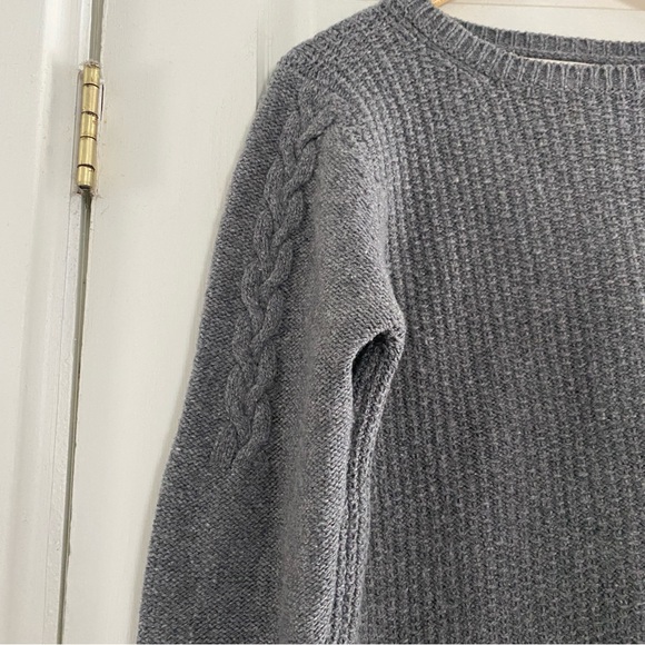 Fisherman out of Ireland Grey Knit Sweater - Picture 2 of 8